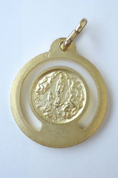 画像4: メダイ　横向きマリア　透かし丸型（裏：ルルドノ岩場）　 18mm　金色 (4)