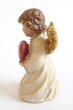 画像4: 小さな木彫り天使像　ハートをもつ天使　カラー 4.8cm　NB (4)