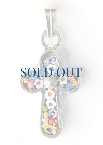 画像1: ミニ十字架　フィレンツェモザイクペンダントトップ　銀メッキ（※色はアソート入荷のため指定できません） (1)