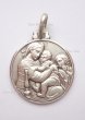 画像2: メダイ シルバー925　椅子の聖母子　18mm【返品不可商品】※店頭在庫1点のみ (2)