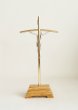 画像4: 卓上十字架　金属＋台座オリーブ　H23cm　 金色 (4)