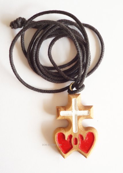 画像1: ペンダント　オリーブ製 十字架と二つのハート (1)