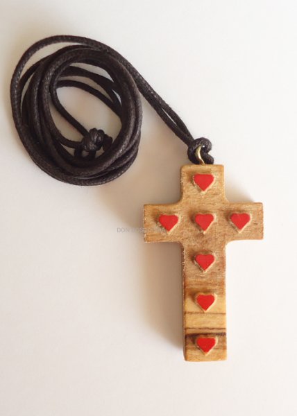 画像2: ★20%OFF★ペンダント オリーブ製 ハート柄十字架 (2)