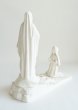 画像4: プラストマーブル製　ベルナデッタとルルドのマリア像　白　17.8cｍ　SP*　※店頭在庫品 (4)