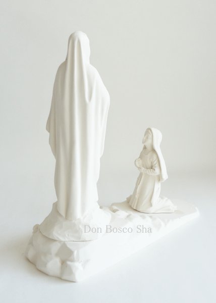 画像4: プラストマーブル製　ベルナデッタとルルドのマリア像　白　17.8cｍ　SP*　※店頭在庫品 (4)