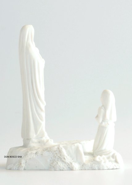 画像2: ベルナデッタとルルドのマリア像　約9cm 白 (2)