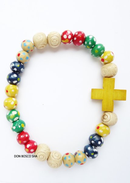 画像4: ロザリオブレスレット　木製・テグス　五大陸 ※十字架の色はアソートのため指定できません (4)