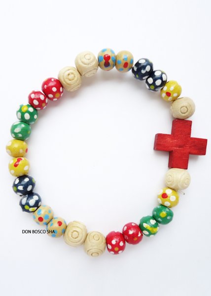 画像2: ロザリオブレスレット　木製・テグス　五大陸 ※十字架の色はアソートのため指定できません (2)
