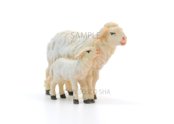 画像2: 木彫り プレゼピオ用 ひつじ2匹一体 カラー (2)