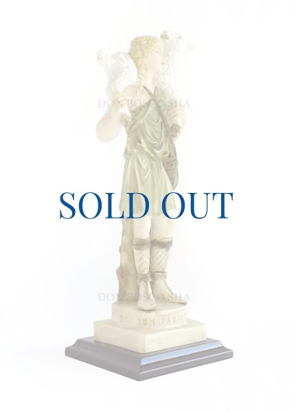 画像2: 善き牧者像　約20cm カラー（木製台座）　※在庫僅少 (2)