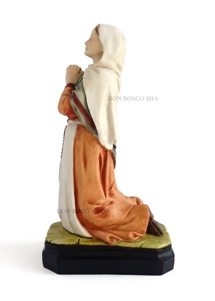 画像3: プラストマーブル製　聖ベルナデッタ像　約19cm カラー※店頭在庫一点のみ (3)