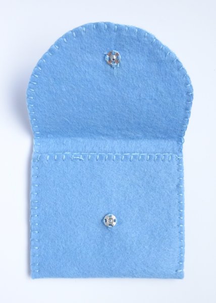 画像2: フェルト製　手作りロザリオ入れ　水色（日本製）※在庫僅少 (2)