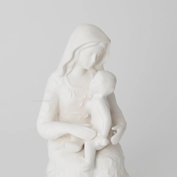 画像2: 新磁器　聖母子座像　H16cm　A1010419　【お取り寄せ品・キャンセル、返品不可商品】 (2)