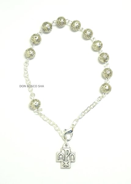 画像1: ロザリオブレスレット　バラの花型珠　銀色　PXαΩ十字架　裏教皇フランシスコ (1)
