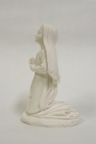 画像4: プラストマーブル製　聖ベルナデッタ像　約10cm 白（295B） (4)