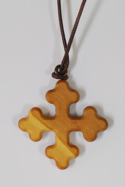画像2: ペンダント オリーブ製 ゴシック調十字架 4x4cm  (2)