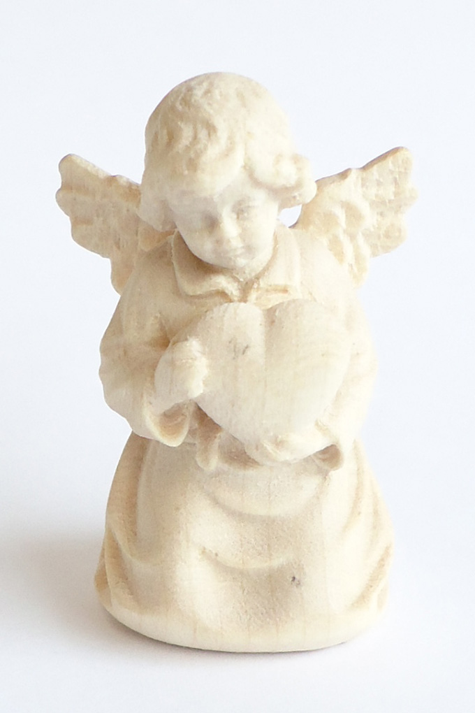 小さな木彫り天使像 ハートを持つ天使 白木 45mm ドン ボスコ社