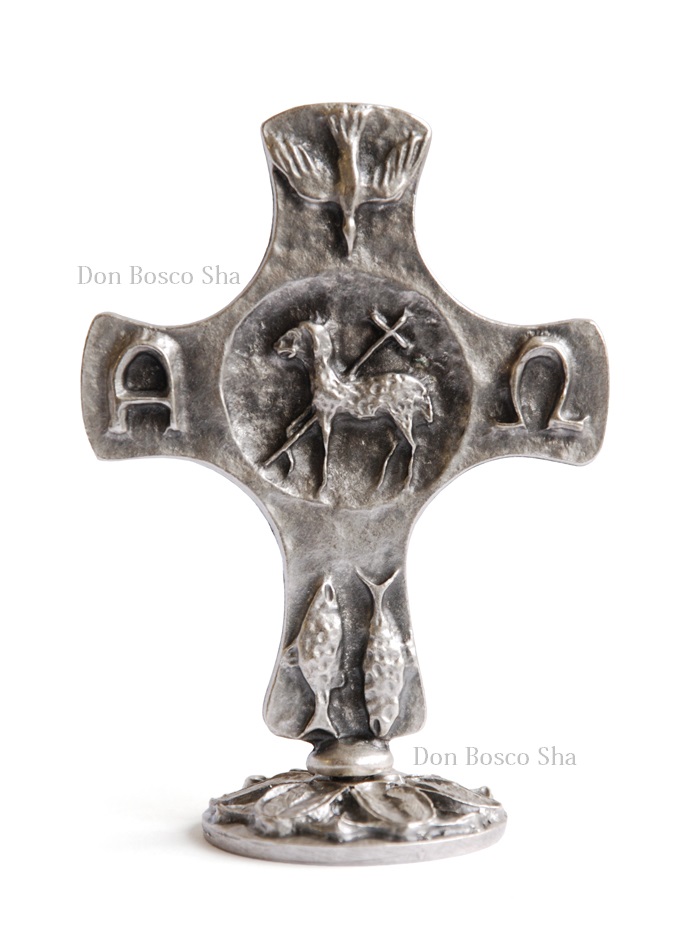 卓上十字架　鋳物製　神の子羊　H9cm                                        [71610007]