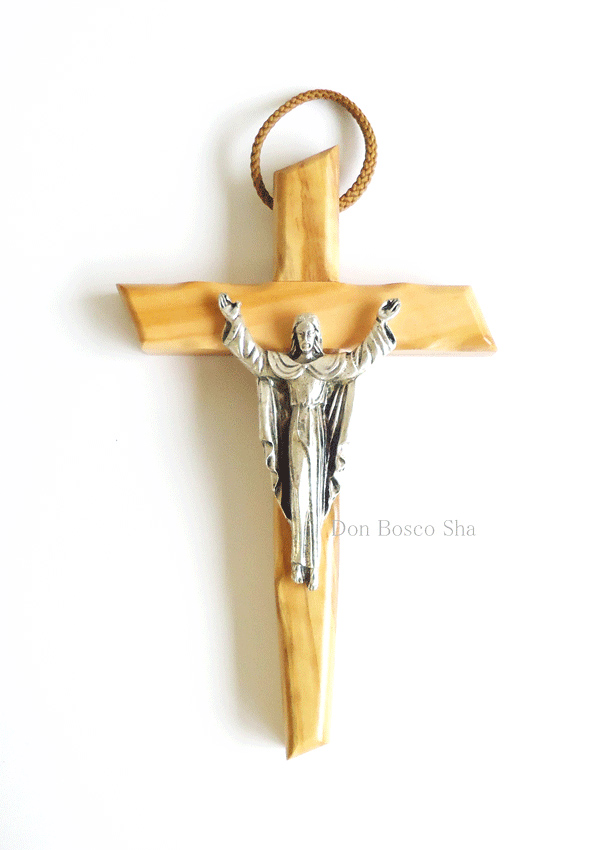 壁掛十字架 オリーブ製 復活のキリスト - ドン・ボスコ社